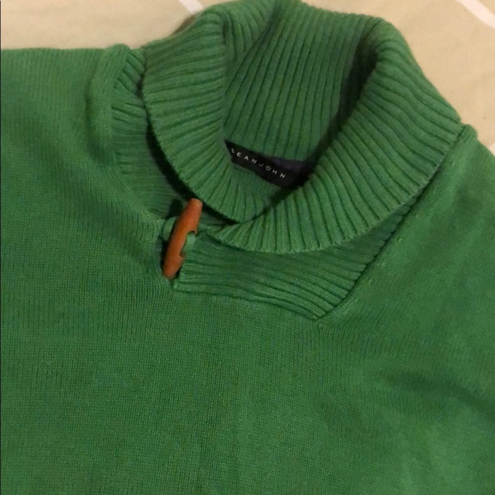 Men’s Sean John sweater